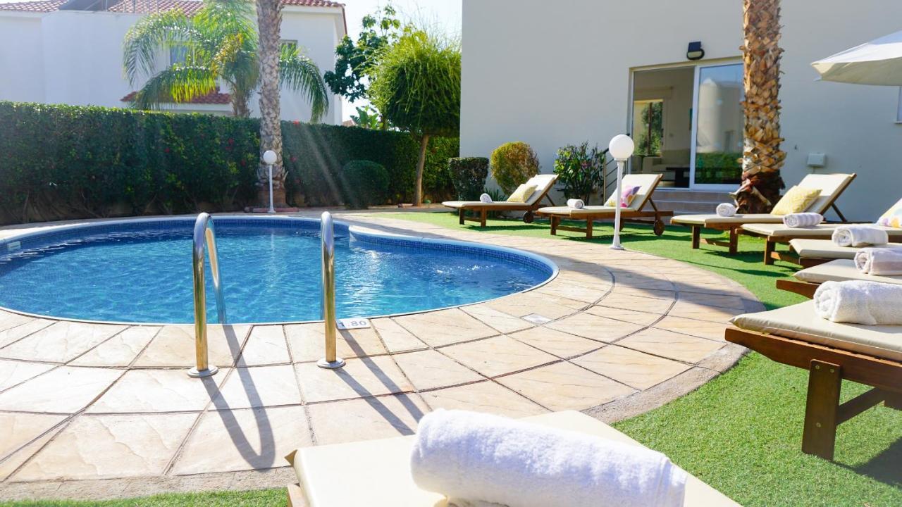 Villa Oasis By Ezoria Villas Bahía de Coral Exterior foto