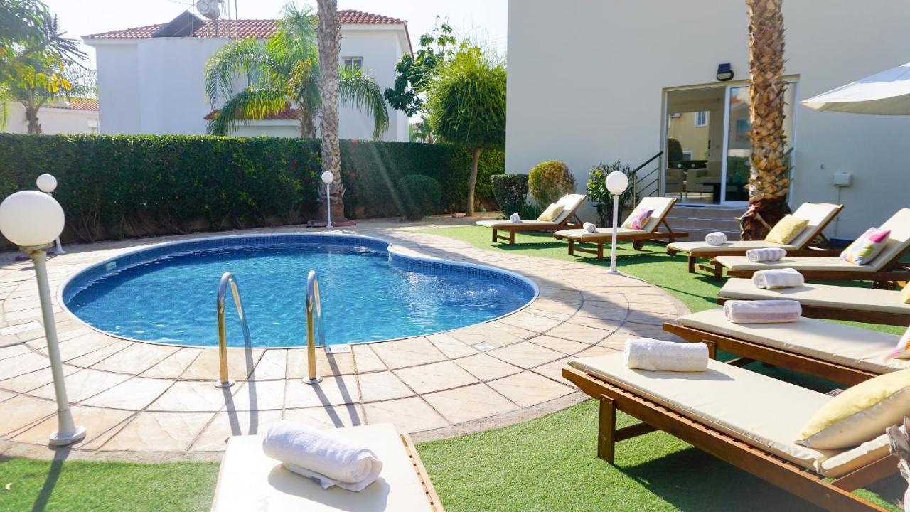 Villa Oasis By Ezoria Villas Bahía de Coral Exterior foto